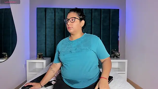 DanielleEvans  online show from 13, 1, 2026