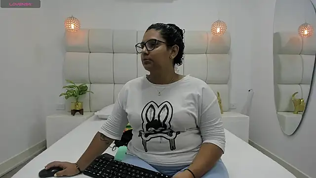 DanielleEvans  online show from 29, 10, 2025