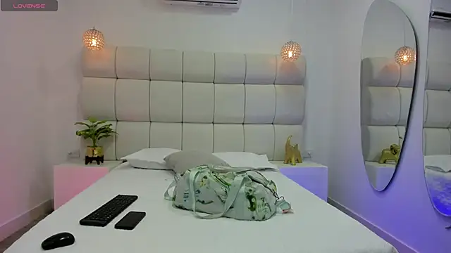 DanielleEvans  online show from 29, 9, 2025