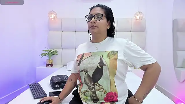 DanielleEvans  online show from 31, 10, 2025