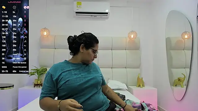 DanielleEvans  online show from 16, 10, 2025