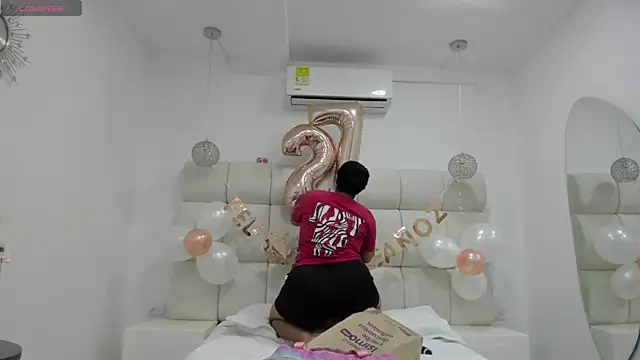 DanielleEvans  online show from 10, 10, 2025