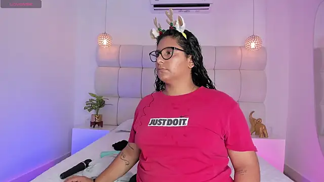 DanielleEvans  online show from 1, 12, 2025