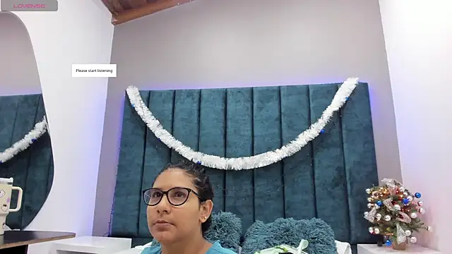 DanielleEvans  online show from 19, 12, 2025