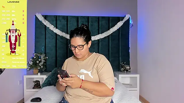 DanielleEvans  online show from 6, 1, 2026