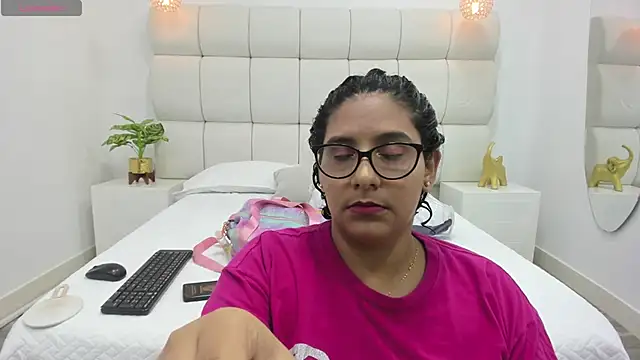 DanielleEvans  online show from 19, 10, 2025