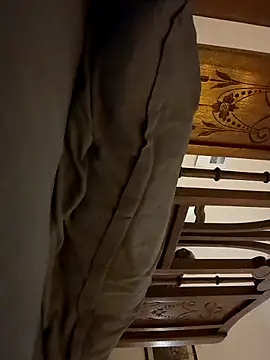  IRRESISTIBLE  online show from 16, 2, 2025