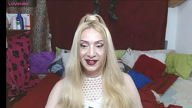 Snapshot of elena_evans chatting on 12, 7, 2026 elena evans online show from 12, 7, 2026
