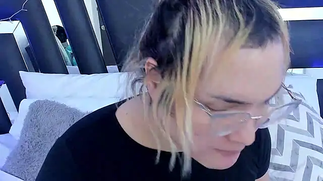 katya kozlov online show from 25, 2, 2025