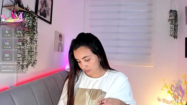 aisha es online show from 9, 3, 2026