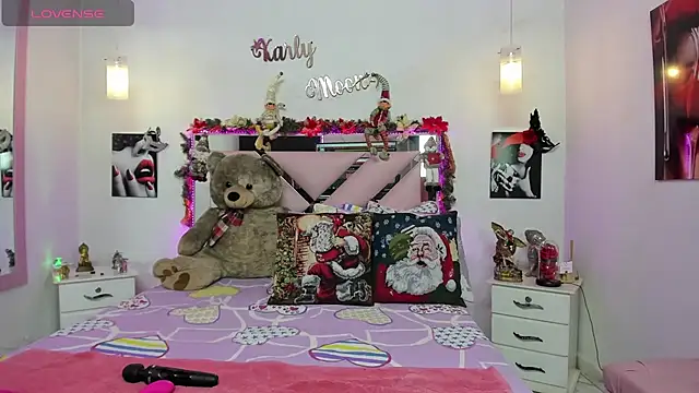 Karly moon online show from 17, 12, 2024