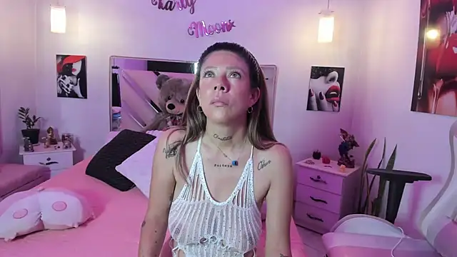 Karly moon online show from 24, 5, 2026