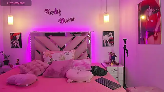 Karly moon online show from 19, 11, 2025