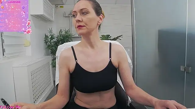 EllaMilf  online show from 24, 5, 2026