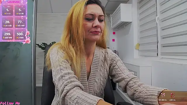 EllaMilf  online show from 25, 11, 2025