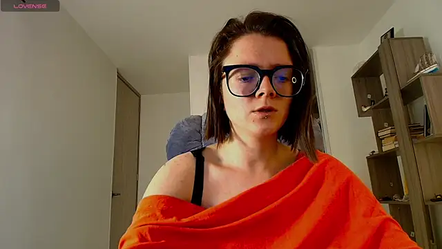 Snapshot of Arya_starrk chatting on 11, 11, 2025 Arya starrk online show from 11, 11, 2025