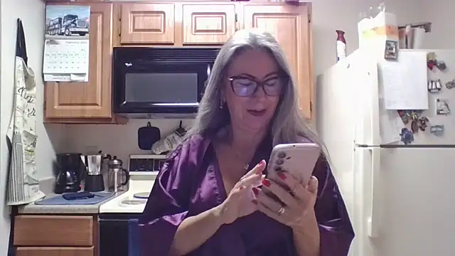 EvaRobinson online show from 19, 2, 2025