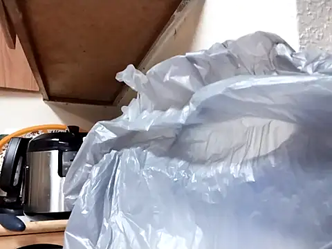 EvaRobinson online show from 23, 2, 2025