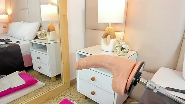 AntoniaRoss  online show from 26, 2, 2025