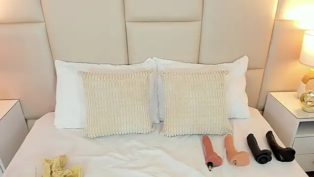 AntoniaRoss  online show from 23, 3, 2026