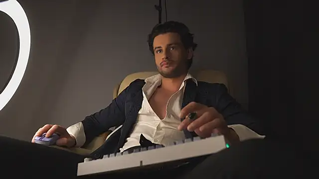 Keen   Luckystrike online show from 2, 3, 2025