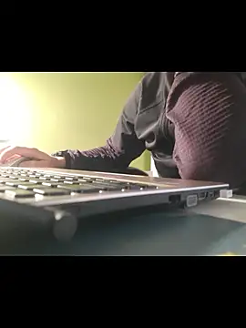 feathersify online show from 18, 12, 2025