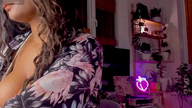 Ana Peachy  online show from 17, 12, 2024