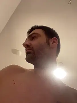 ThatGuyNextDoor1992 online show from 14, 2, 2026