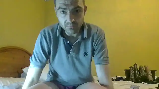 ThatGuyNextDoor1992 online show from 4, 3, 2025