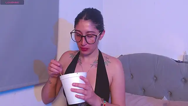 Red-moon1 online show from 8, 10, 2025