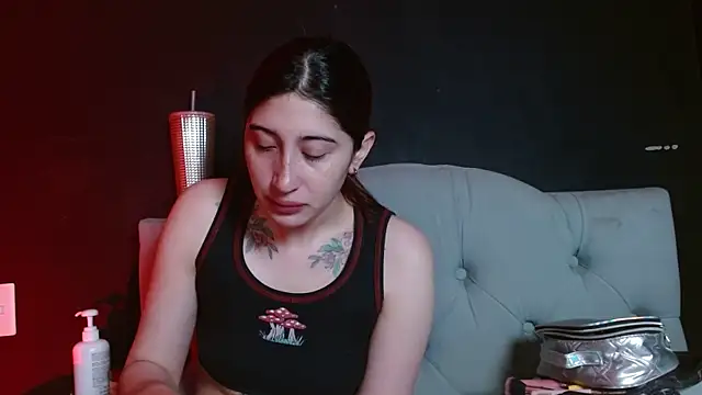 Snapshot of Red-moon1 chatting on 22, 7, 2026 Red-moon1 online show from 22, 7, 2026