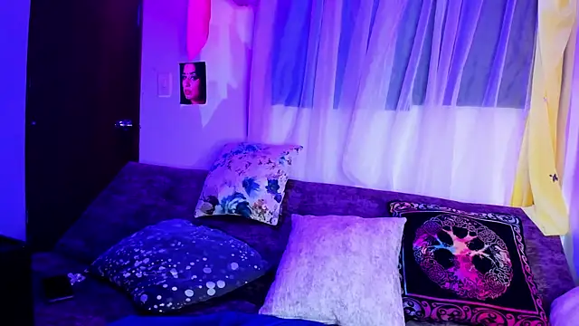 sophiaamethystt online show from 24, 6, 2026