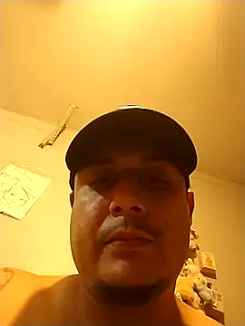 Snapshot of thickcocklatino chatting on 19, 10, 2025 thickcocklatino online show from 19, 10, 2025