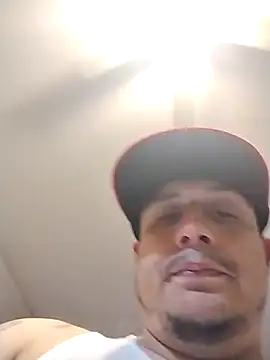 Snapshot of thickcocklatino chatting on 7, 3, 2025 thickcocklatino online show from 7, 3, 2025