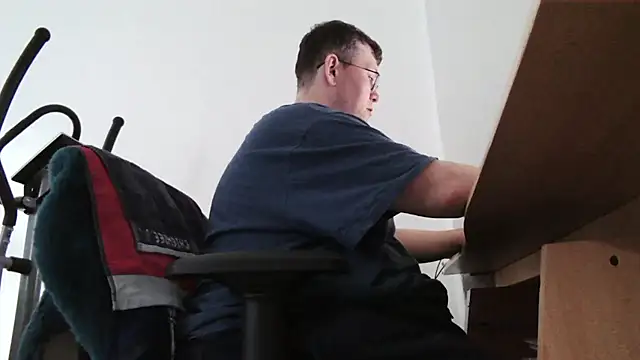 Snapshot of chubbysmallcock@xh chatting on 17, 6, 2026 chubbysmallcockxh online show from 17, 6, 2026