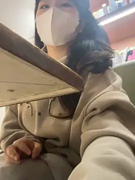 Onee-Chew online show from 25, 11, 2025