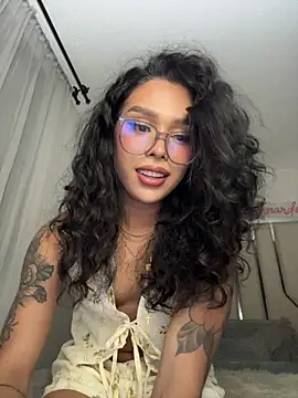 Samantha Bernardo online show from 25, 7, 2026