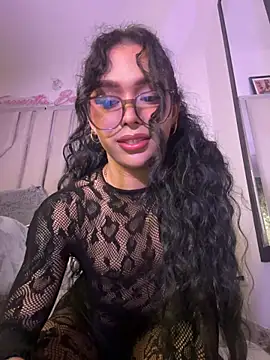 Samantha Bernardo online show from 14, 6, 2026