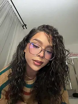 Samantha Bernardo online show from 18, 7, 2026