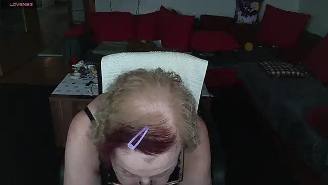 HeisseomaOriginal online show from 9, 11, 2025