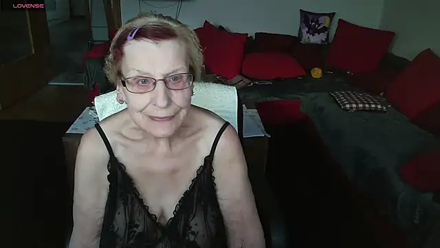 HeisseomaOriginal online show from 17, 11, 2025