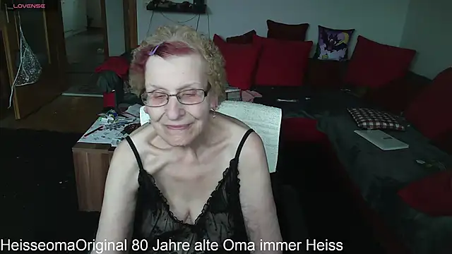 HeisseomaOriginal online show from 12, 3, 2025