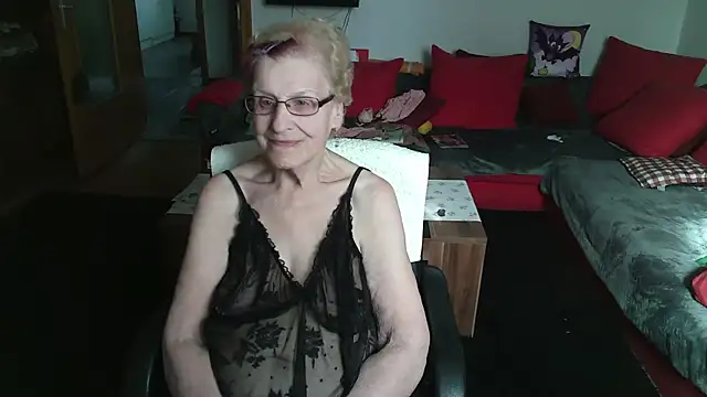 HeisseomaOriginal online show from 7, 5, 2026