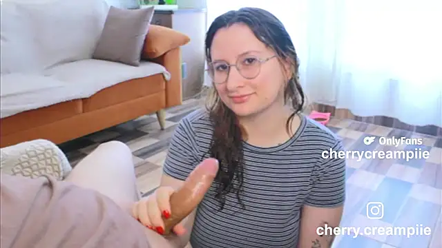 Snapshot of andycherry_secrets_ chatting on 5, 2, 2026 andycherry secrets online show from 5, 2, 2026