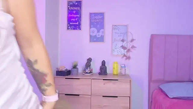 bluee hazell online show from 23, 10, 2025