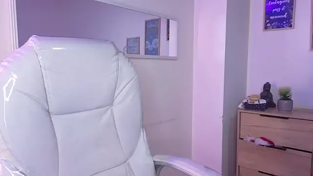 bluee hazell online show from 15, 1, 2026