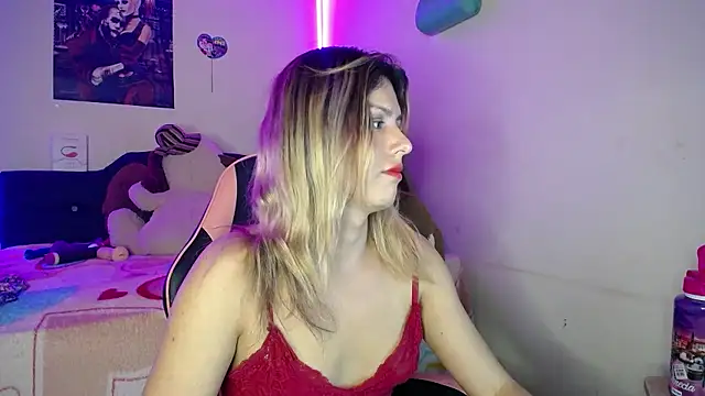 Snapshot of yuliana_19 chatting on 13, 12, 2025 yuliana 19 online show from 13, 12, 2025