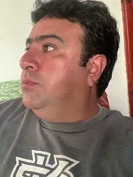 Snapshot of EmilianoGt chatting on 26, 10, 2025 EmilianoGt online show from 26, 10, 2025