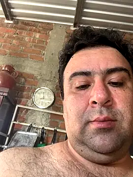 Snapshot of EmilianoGt chatting on 11, 10, 2025 EmilianoGt online show from 11, 10, 2025