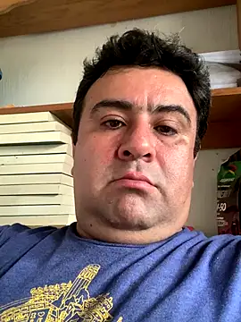 Snapshot of EmilianoGt chatting on 8, 10, 2025 EmilianoGt online show from 8, 10, 2025